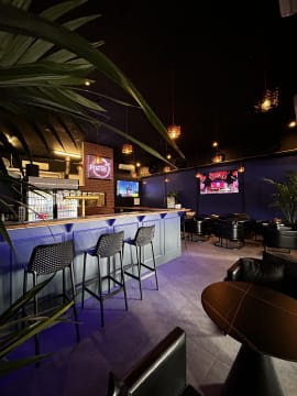 Wine Bar Restaurant Pizza and Takeaway Christies Beach