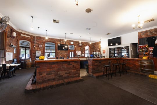 LEASEHOLD - Violet Town Hotel, VIC - 1P0532