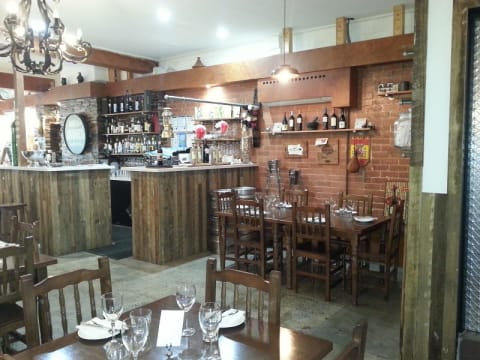 Double fronted restaurant/bar – FITZROY