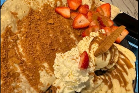 Step into Wollongong's favourite dessert bar and start earning from day one!