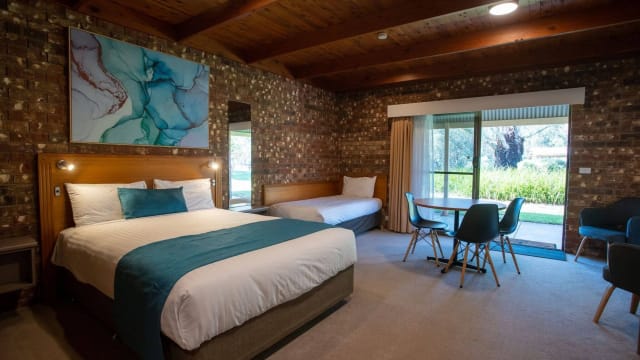 Cadell on the Murray -  Riverfront Motel Resort – Refurbished &  Secure Long Lease
