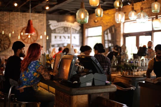 FULLY LICENSED BAR & RESTAURANT | WALKING DISTANCE TO LUNA PARK | NEXT TO MAJOR THEATRE