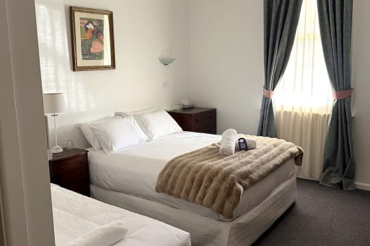 Stunning Guest House in Central West