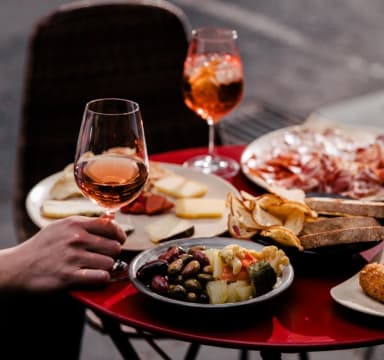 ICONIC ITALIAN PIZZERIA / WINE BAR IN PREMIUM CBD DINING PRECINCT