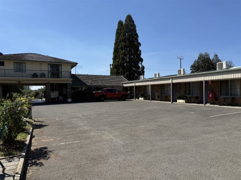 Under Contract - Profitable Leasehold Motel with Caravan Park & Camp sites in Ballarat