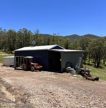 MODERN HOMESTEAD & ACREAGE, ECO-TOURISM APPROVED - 1072CPF