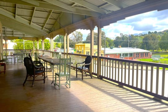 FREEHOLD - Royal Hotel, Adelong NSW - 1P0607