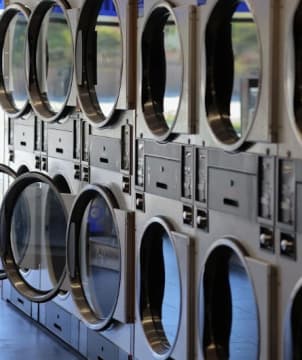 $220K | Automated Sunshine Laundromat | Low Rent | Long Lease