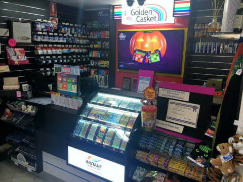 WELLINGTON POINT NEWSAGENCY FOR SALE ALL OFFERS CONSIDERED OWNER WANTS OUT -  MAKE AN OFFER!!!