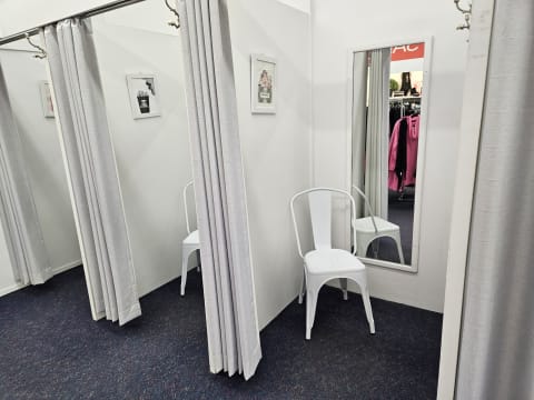 Retail Fashion and Accessories Store – East Gosford