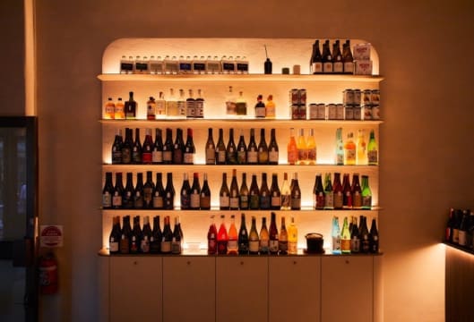 Unique Wine & Sake Bar in Melbourne's Iconic Hardware Lane (Our Ref: V2119)
