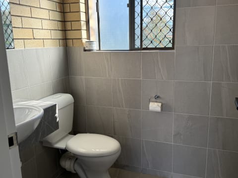 Toowoomba Leasehold Motel Opportunity - 2006ML