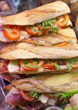 HIGH-PROFILE REGIONAL CAFÉ & TAKEAWAY – OUTSTANDING LIFESTYLE BUSINESS OPPORTUNITY