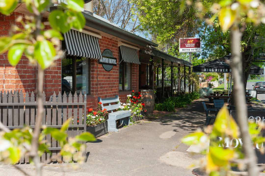 LEASEHOLD - Moyhu Hotel, VIC - 1P0514