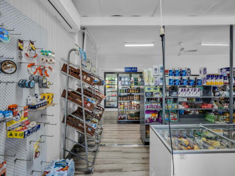 Road House General Store LPO Freehold 3BR Home Block size 2668m2, T/O FY25 $1.5mill+