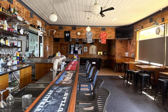 LEASEHOLD - Glenrowan Hotel, VIC - 1P0575