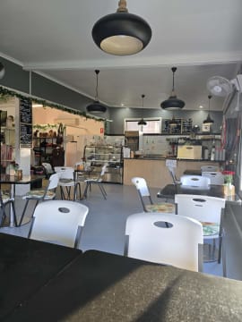 EXCEPTIONAL CAFE & LIFESTYLE STORE IN SEASIDE LOCATION