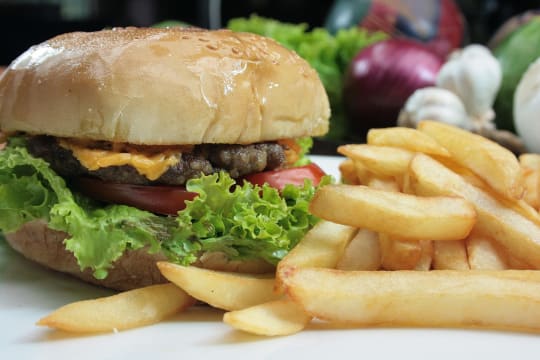 Business for Sale: Thriving Franchise Café with Liquor Licence in Mandurah's Premier Shopping Centre