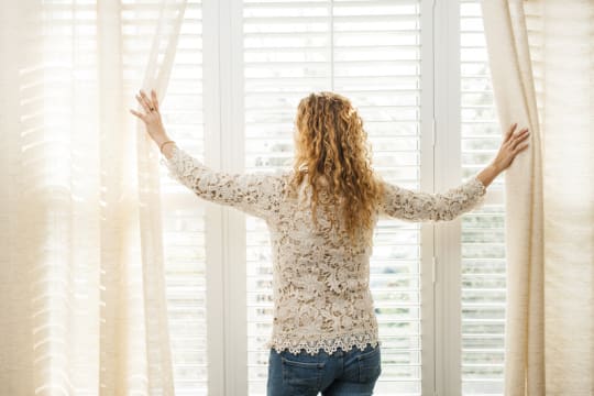 HOME-BASED, STRONG PROFITS, FLEXIBLE LIFESTYLE - CUSTOM WINDOW TREATMENTS
