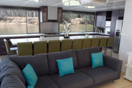 Luxury on the Murray Houseboats