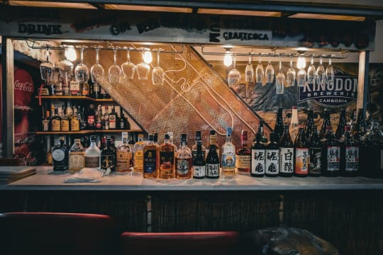 ASIAN RESTAURANT / BAR