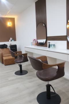 RARE FIND - Truganina's Premier Turnkey Beauty Destination!