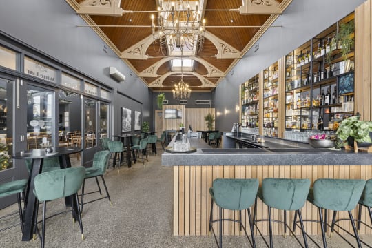 LEASEHOLD - Bull & Mouth Hotel Motel, Maryborough VIC - 1P0576