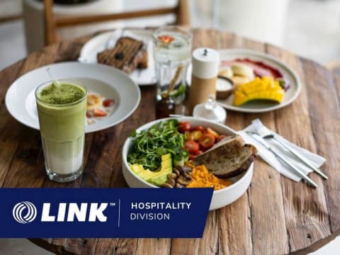 Exceptional Cafe in Busy Food Court