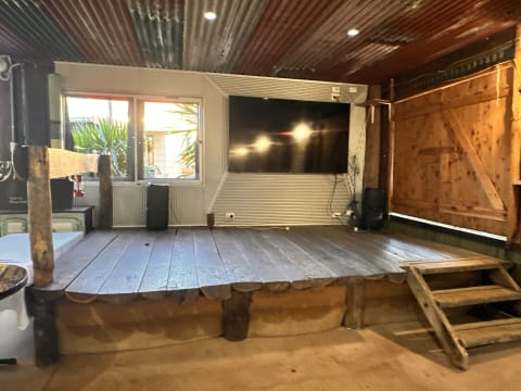 ICONIC COUNTRY PUB OPPORTUNITY - 150HF