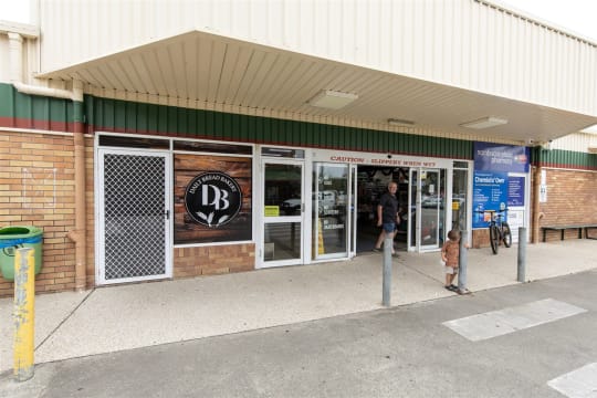 Profitable Bakery + Freehold  / Prime Sea Change Location!