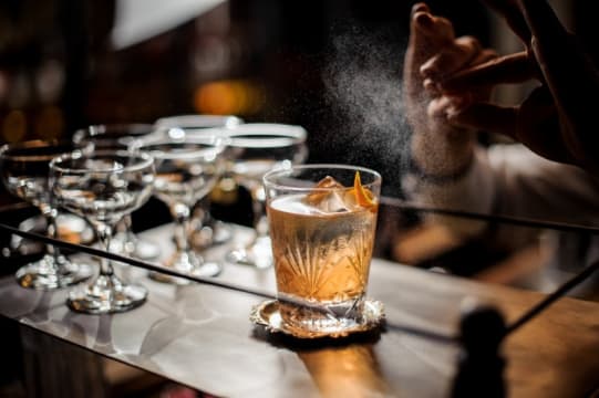 Cafe and Restaurant/Bar for Sale – Fully Under Management (VS0312)