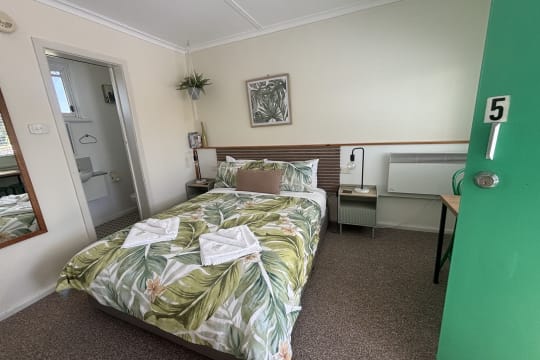 UNDER OFFER - Stonez Boutique Accommodation, Clunes VIC - 1P0567