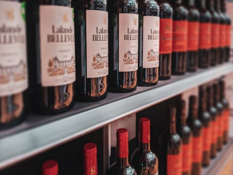 Prime Location Liquor Store – Fully Equipped, Licensed & Ready to Trade [2604163]