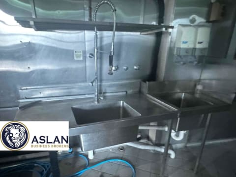 WATERFRONT RESTAURANT/BAR FOR LEASE