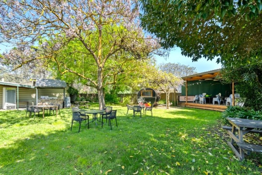 FREEHOLD - Whorouly Hotel, VIC - 1P0573