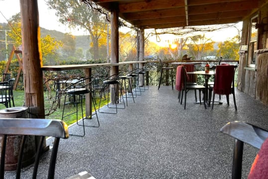 FREEHOLD GOING CONCERN - McEvoy Tavern, Eldorado VIC - 1P0543