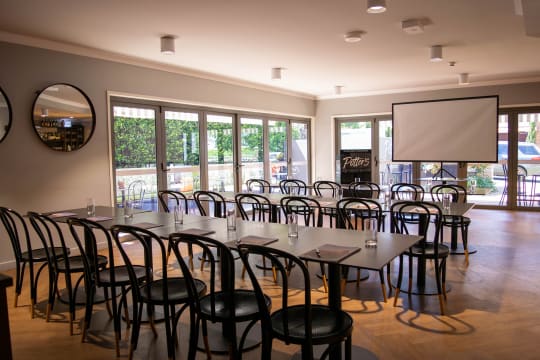 EXECUTIVE LONG TERM MONEY EARNER IN THE TOOWOOMBA CBD - 2900ML