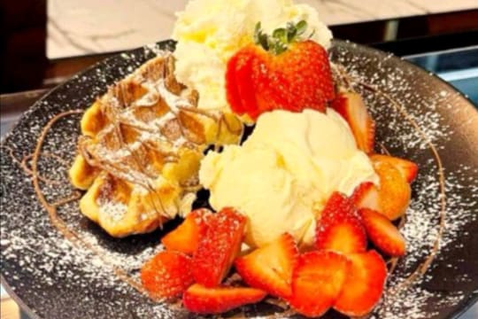 Step into Wollongong's favourite dessert bar and start earning from day one!