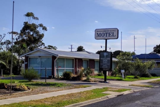 High-Exposure Regional Motel on Prime Western Highway Site