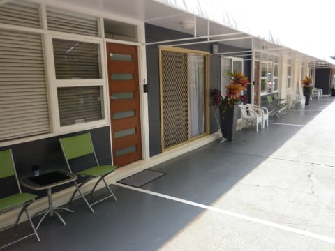 Beachside Accommodation Complex | Six Apartments | Development Potential (STCA) - 2904MF