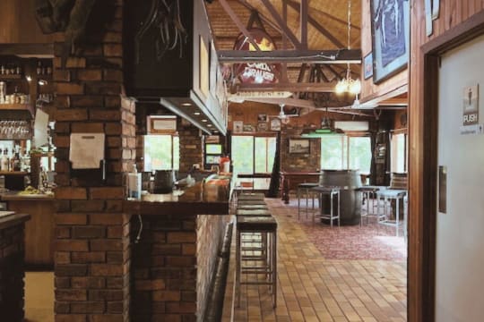 UNDER OFFER - Court House Hotel, Jamieson