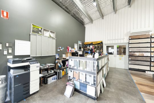 LEASEHOLD - Yarra Flooring & Blinds, Yarrawonga VIC - 1P0538