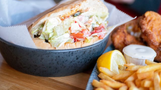 Fish & Chips & Fresh Seafood – Long 10-Year Lease | 6 Days Trading [2609185]