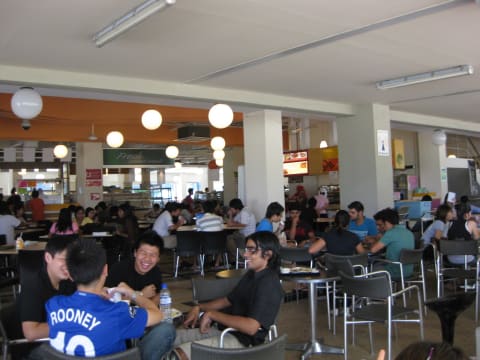 ​COFFEE LOUNGE – UNIVERSITY CAMPUS - 50KG COFFEE / CHOCOLATE - 5 DAYS