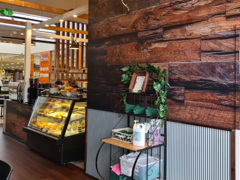 Urgent Sale in Meadowbrook - Primal Food Cafe