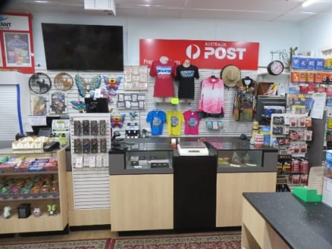 Burnett Heads Post and News (SP2522)