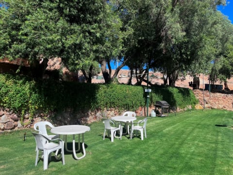 MULTI-AWARD WINNING UNDERGROUND MOTEL IN COOBER PEDY | Resort Brokers ID : FH009333