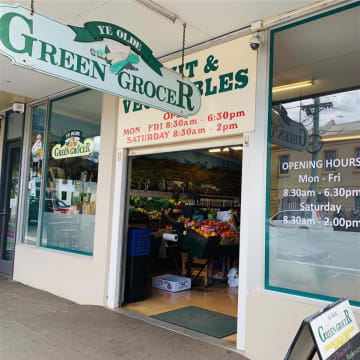 Low rent - long lease - low wages - Ave monthly t/o $100,000