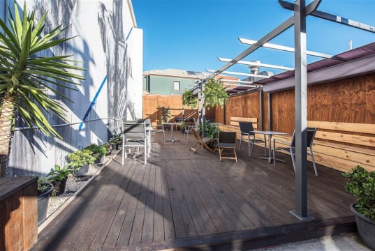 FABULOUS CAFE IN PRIME LOCATION, RICHMOND - CHEAP RENT INCLUDING UPSTAIRS RESIDE