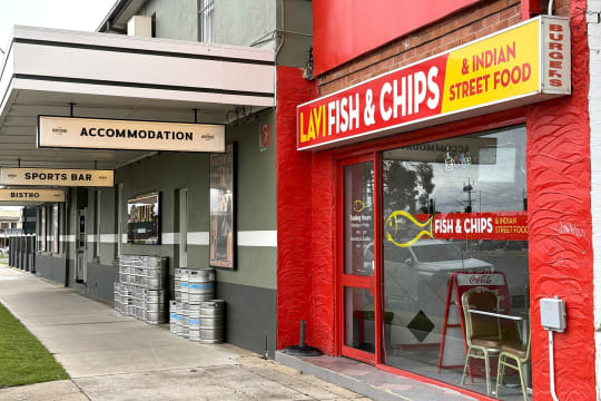 LEASEHOLD - Lavi Fish & Chips - 1P0604
